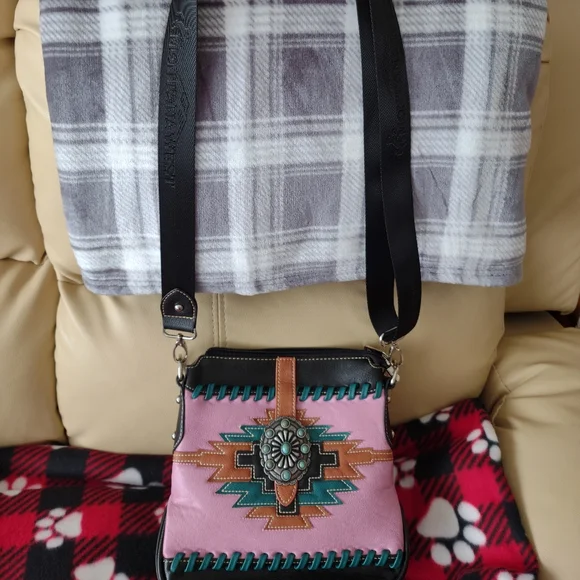 Montana West Pink & Turquoise Crossbody Purse - Picture 4 of 5